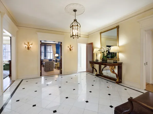 930 Park Avenue image 5 of 21