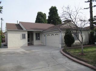 7056 Matilija Ave, Van Nuys, CA 91405