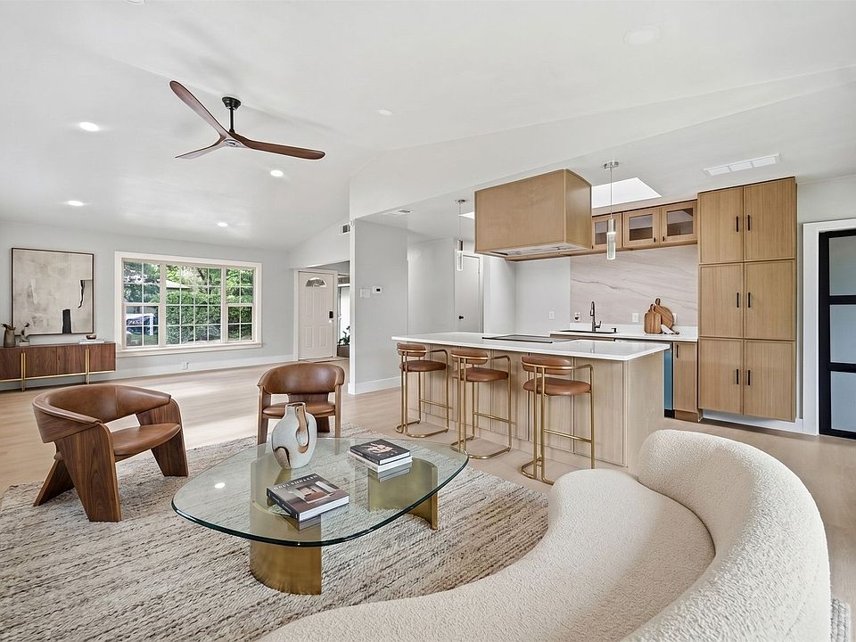 1st image of 8034 Greenhollow Ln