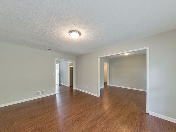 5th image of 2290 Briarwood Cir SW