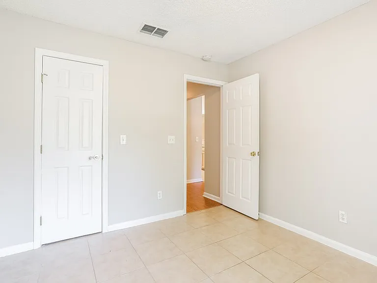 1903 Suwannee River Dr — Photo 13