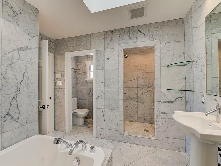 324 Flower St — Photo 23