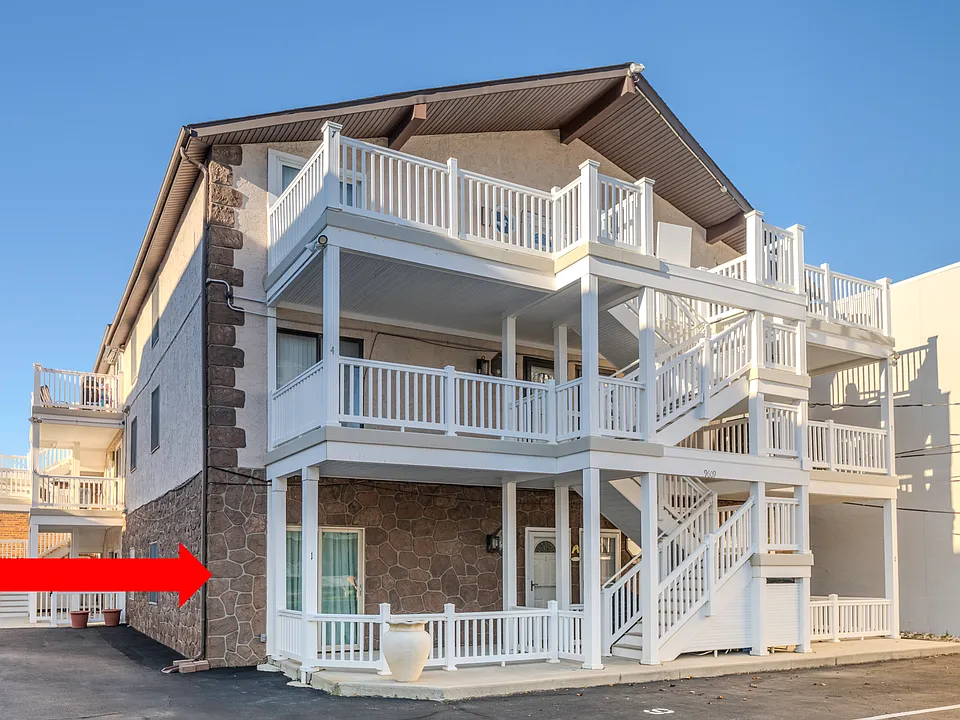 9609 Pacific Ave #1