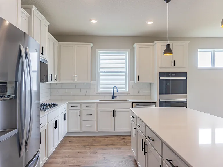 717 Winterberry Ln — Photo 11