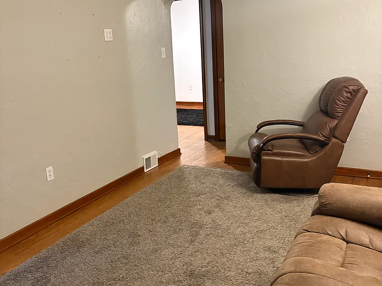 118 Elizabeth Ln — Photo 8