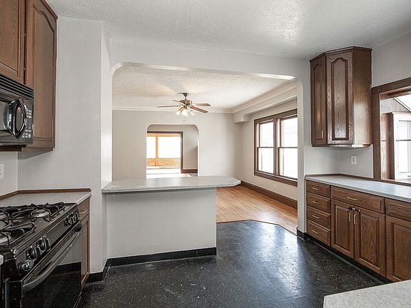 5th image of 14718 Bayes Ave #Up