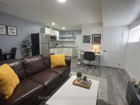 214 Clanton Park Rd, Toronto, ON M3H 2G1