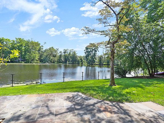 71 Wildwood Dr Greenwich CT-print-048-050-044-4200x2800-300dpi.jpg