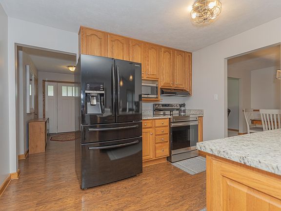 5th image of 500 Holly Hill Dr