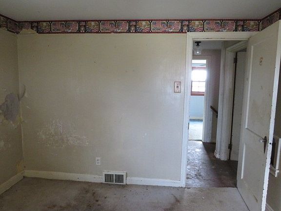 3rd image of 444 Franklin Farms Rd