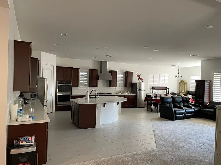 1549 E San Carlos Way — Photo 3