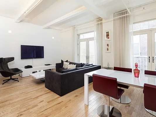 Sold by Sotheby's International Realty | media 1