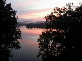 941 Austin Springs Rd, Johnson City, TN 37601