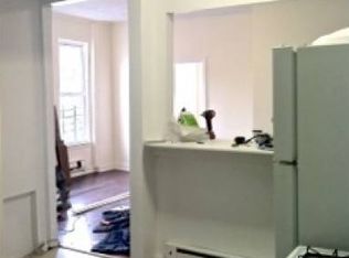 3005 35th St, Astoria, NY 11103