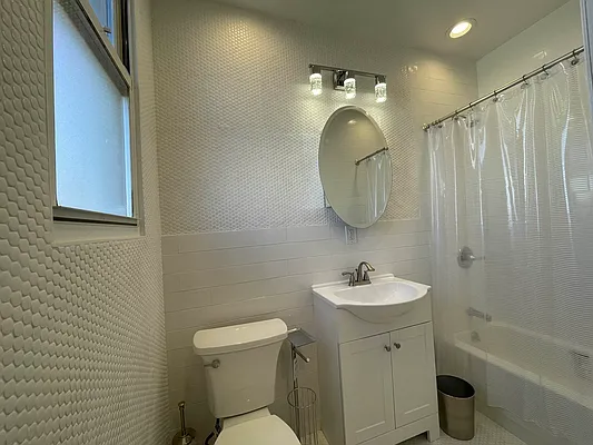 Rented by Oxford Property Group | media 25