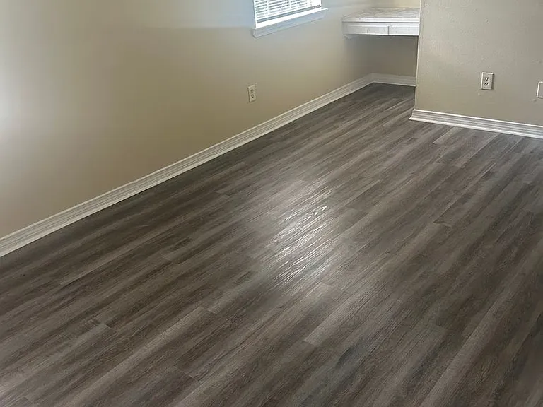 215 Peggy St — Photo 11