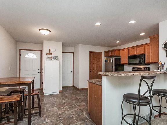 4th image of 144 War Admiral Ln