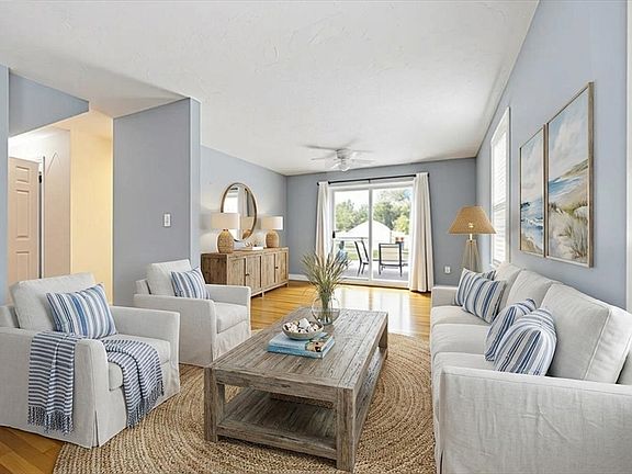 3rd image of 1 Hemlock Rd