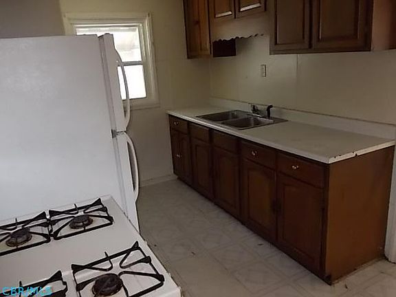 5th image of 2191 Ruskin Ave