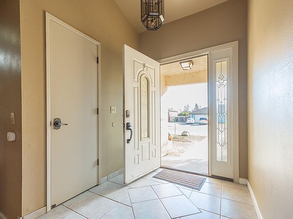 5th image of 370 E Burlwood Lane