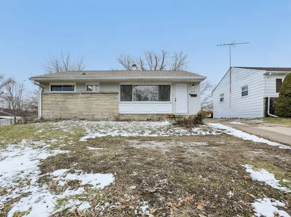 219 E McKenzie Rd, Greenfield, IN 46140