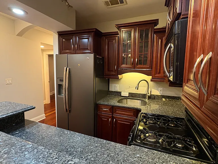 106 E Brookline St #1 — Photo 6