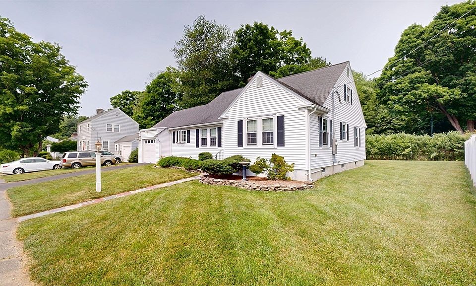 1st image of 6 Maple Cir