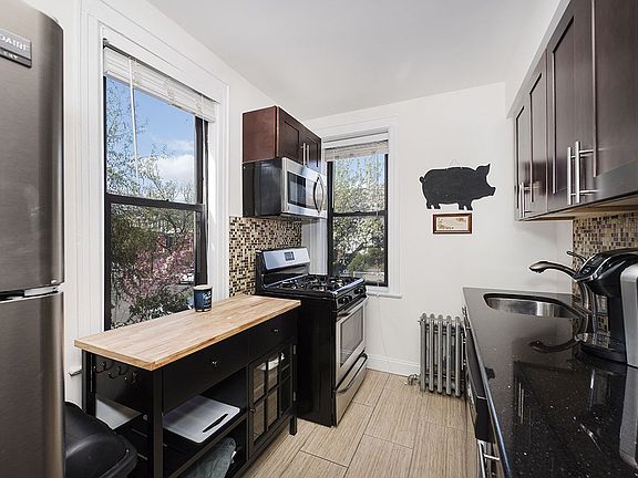 5th image of 2620 Ditmars Blvd