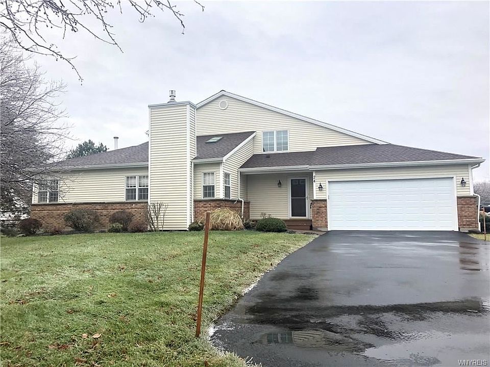 1st image of 24 Hastings Dr
