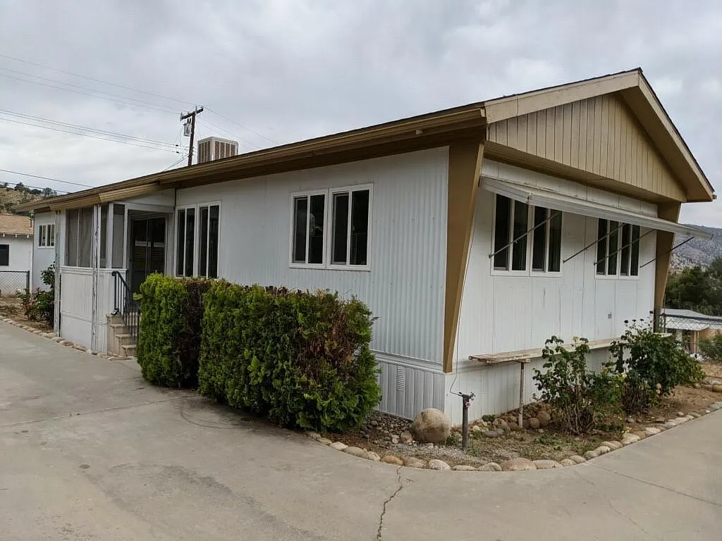 2 bed, 1180 sqft, $1,600 — Photo 1