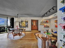 3610 Yacht Club Dr