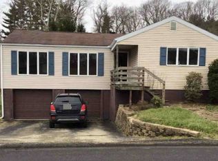113 Township Dr, Uniontown, PA 15401