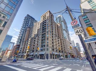 140 Simcoe St #1209, Toronto, ON M5H 4E9