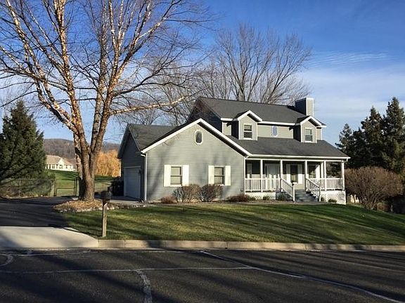 Nice Flat Driveway & Great Views