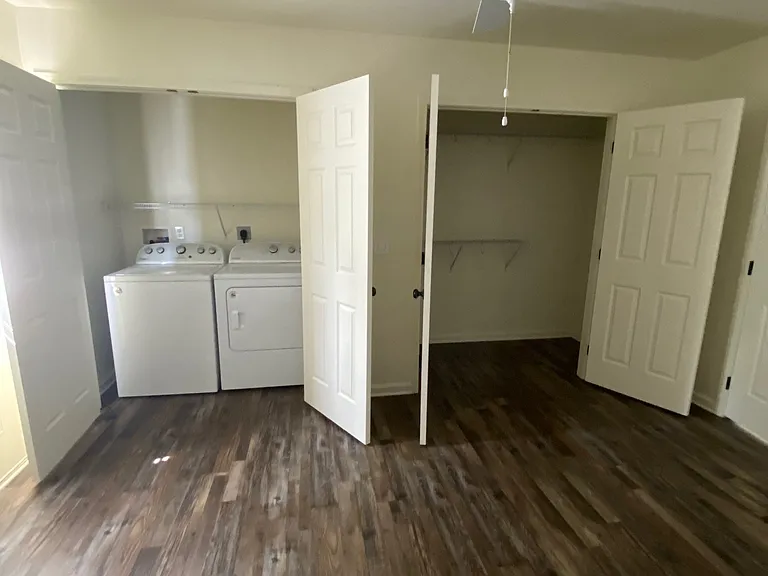 1314 Poplar St E — Photo 7