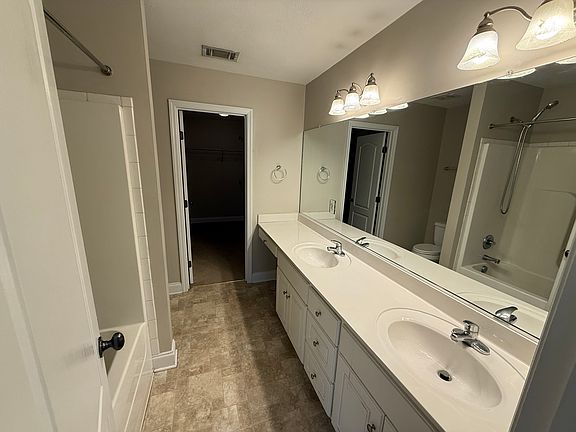 5th image of 853 Bryan Cir