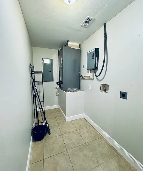 5525 Matanzas Dr — Photo 23