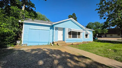 1111 Avenue A Photo 1
