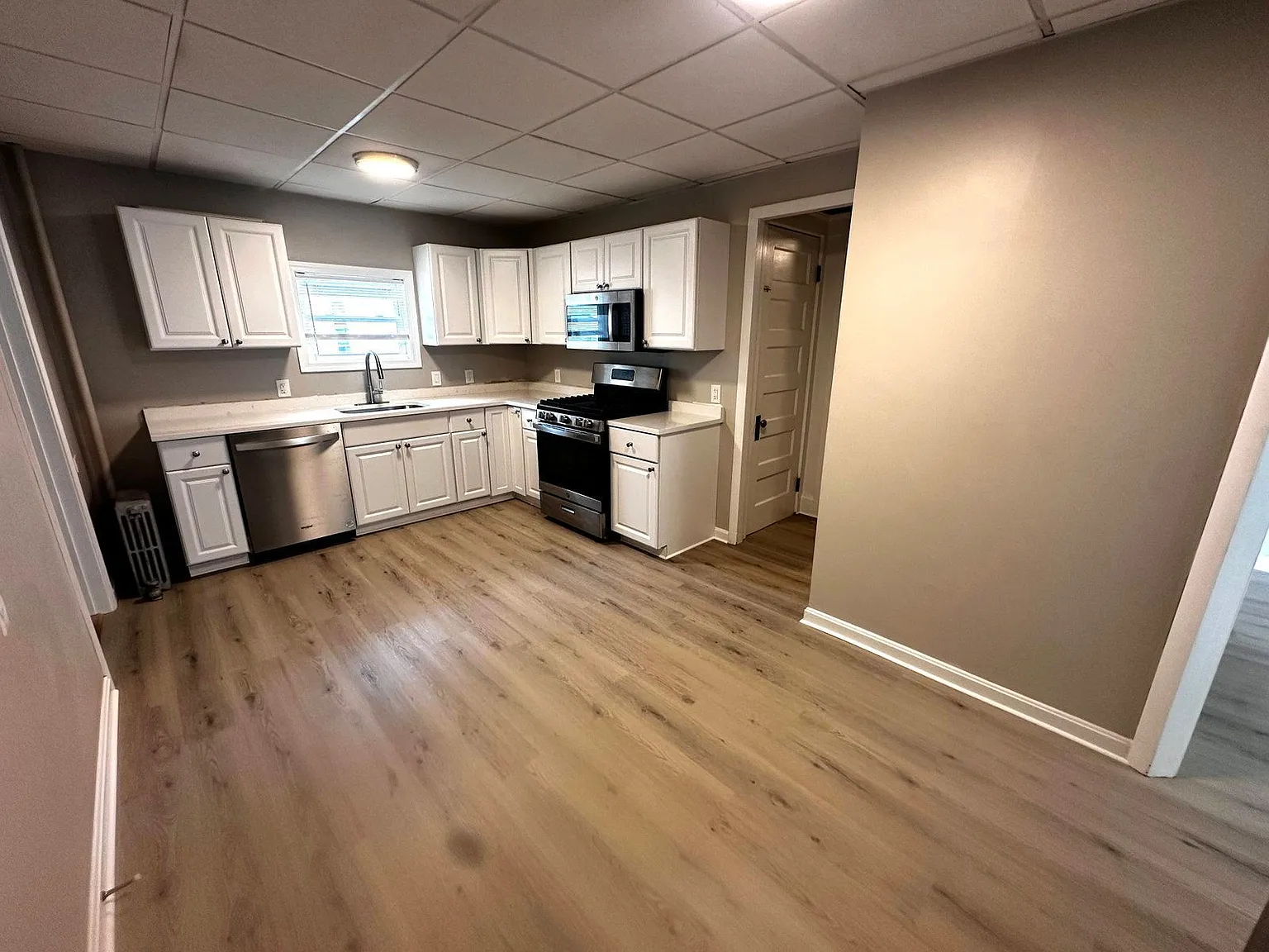 1 bed, 1.0 bath, $1,895 — Photo 3