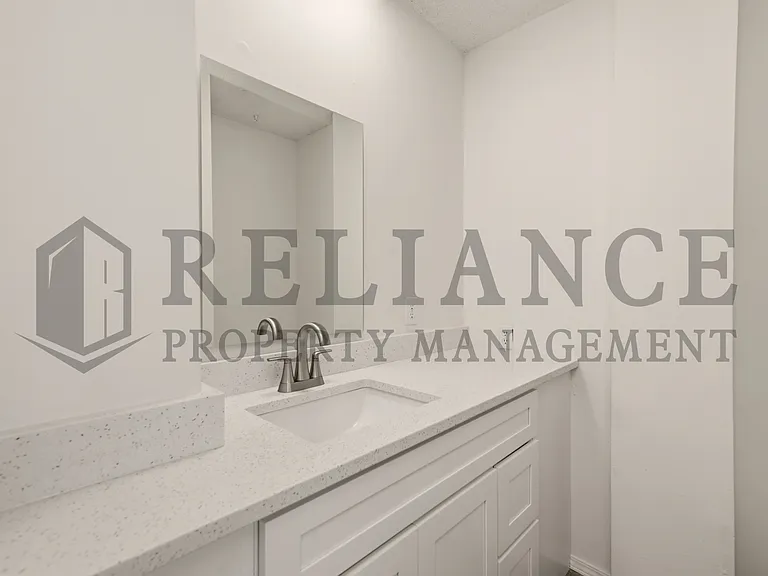 322 S Jonathan St — Photo 36