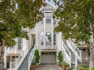 6215 SW 18th Dr, Portland, OR 97239