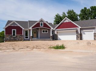 3240 Scanlan Ln NE, Rochester, MN 55906