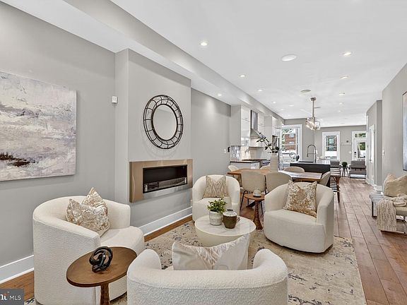 3rd image of 1224 Euclid St NW #1
