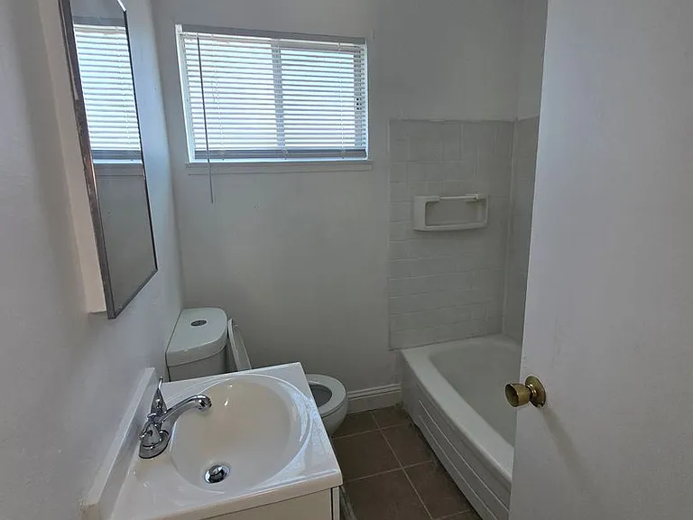 418 C Street — Photo 6