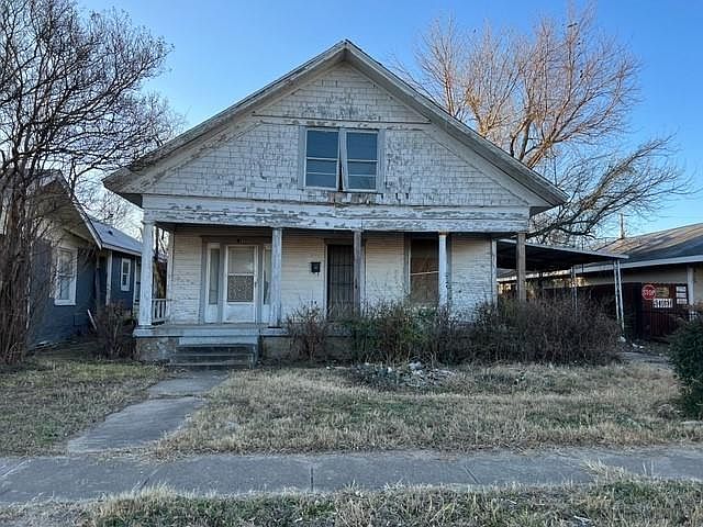 2nd image of 1304 E Jefferson Ave