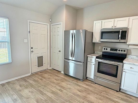 3rd image of 104 Harvest Dr