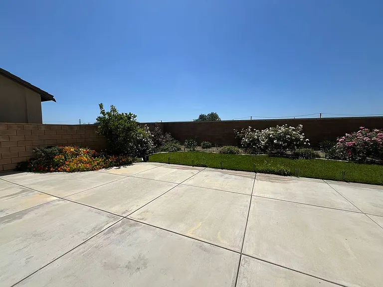 3198 S Newton Ave — Photo 13