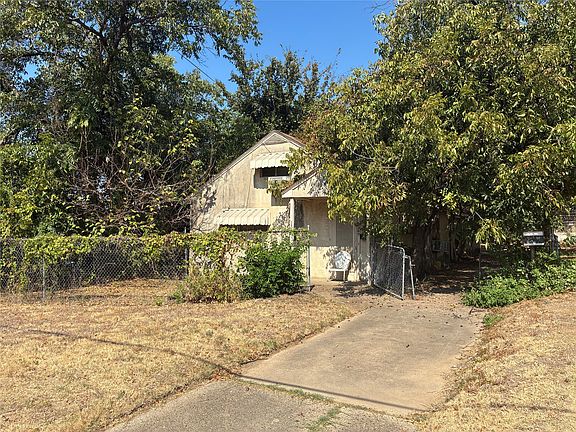 3rd image of 2307 Knight St