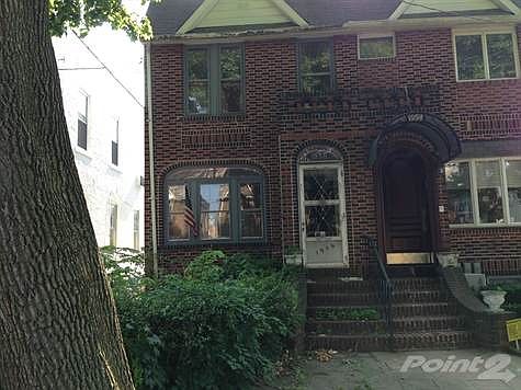 1st image of 1956 E 26th St