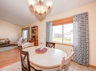 24 Arbor Ln, Farmington, MN 55024